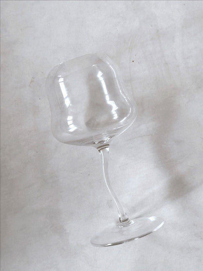 Curvo Clear Wine Glass