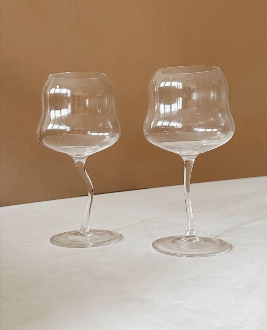 Curvo Clear Wine Glass