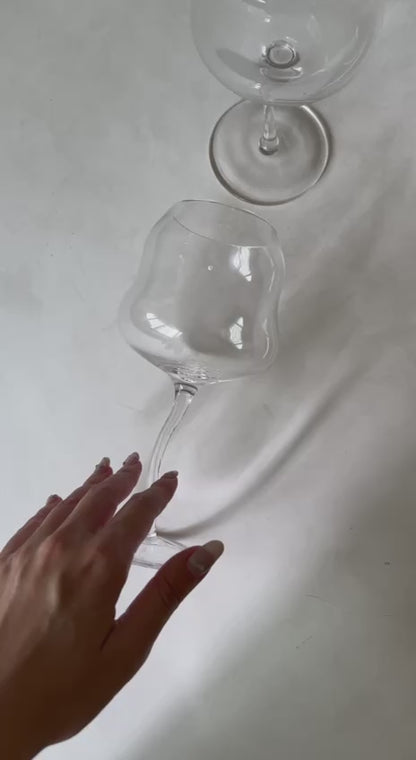 Curvo Clear Wine Glass